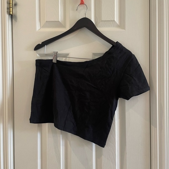 NWT Aerie one sleeved shirt - Picture 3 of 3